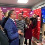 15.10.2023. Kielce. Sztab Nowej Lewicy. Na zdjęciu (od lewej): Henryk Milcarz i Andrzej Szejna / Fot. Kamil Król - Radio Kielce