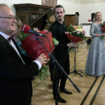 01.10.2023. Kielce. Koncert z okazji Międzynarodowego Dnia Muzyki. Na zdjęciu (od lewej) Artur Jaroń, Eryk Parchański i Renata Drozd / Fot. Piotr Michalski – Radio Kielce