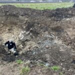 13.11.2023. Krzcin. Odnalezienie szczątków niemieckiego bombowca Heinkla He 111 z okresu II wojny światowej oraz pamiątek osobistych załogi / Fot. Grażyna Szlęzak - Radio Kielce