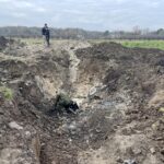 13.11.2023. Krzcin. Odnalezienie szczątków niemieckiego bombowca Heinkla He 111 z okresu II wojny światowej oraz pamiątek osobistych załogi / Fot. Grażyna Szlęzak - Radio Kielce