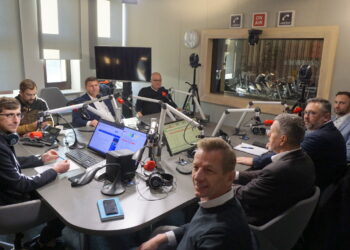 06.11.2023. Kielce. Studio Polityczne Radia Kielce / Fot. Kamil Król - Radio Kielce