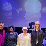 Na zdjęciu: dyrekcja Teater Manu z wykonawcami przedstawienia: Barbarą Siudą, Krystyną Skoczek i Tomaszem Irskim / Fot. WDK Kielce