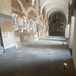 02.11.2023. Wąchock. Krużganki klasztorne / Fot. Anna Głąb – Radio Kielce