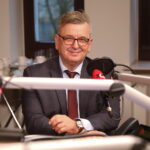 20.11.2023. Studio Polityczne Radia Kielce. Na zdjęciu: Tomasz Pleban - Prawo i Sprawiedliwość. / Fot. Wiktor Taszłow - Radio Kielce