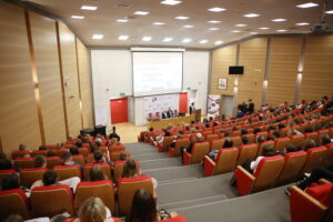 Naukowcy z Polski i zagranicy na konferencji o pracy socjalnej