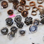 Nie lada gratka dla miłośników biżuterii i skamieniałości - Radio Kielce