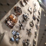 Nie lada gratka dla miłośników biżuterii i skamieniałości - Radio Kielce