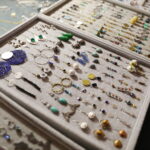 Nie lada gratka dla miłośników biżuterii i skamieniałości - Radio Kielce