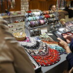 Nie lada gratka dla miłośników biżuterii i skamieniałości - Radio Kielce