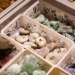 Nie lada gratka dla miłośników biżuterii i skamieniałości - Radio Kielce