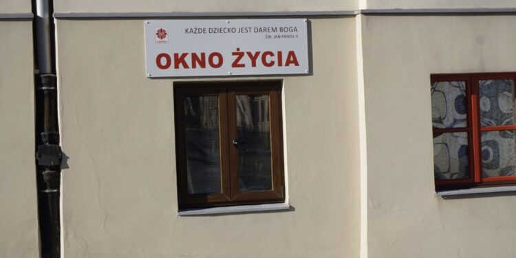 Poprawił się stan noworodka z okna życia