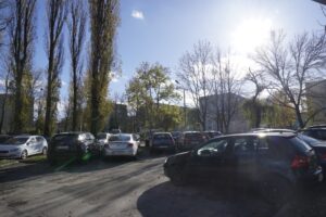 07.11.2023. Ulica Pocieszka. Parking / Fot. Radio Kielce