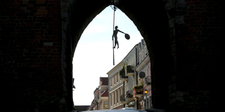 Brama Opatowska niedostępna dla zwiedzających - Radio Kielce Sandomierz. Brama Opatowska / Fot. Robert Felczak – Radio Kielce