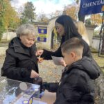 Puszki pełne banknotów. Sandomierska kwesta cieszy się dużym powodzeniem - Radio Kielce 01.11.2023. Sandomierz. Kwesta na rzecz renowacji zabytkowych nagrobków. / Fot. Grażyna Szlęzak - Radio Kielce