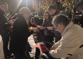 Odkrywali symbole niepodległości podczas gry miejskiej