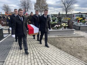 Władysław Żwirek - niezłomny spoczął w rodzinnym grobowcu - Radio Kielce