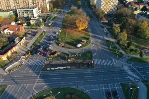 02.11.2023. Kielce. Skrzyżowanie al. Solidarności, IX Wieków Kielc, ul. Źródłowej i Sandomierskiej / Fot. Jarosław Kubalski - Radio Kielce