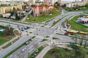 06.11.2023. Kielce. Skrzyzowanie ulic Warszawskiej, Orkana i biskupa Jaworskiego / Fot. Jarosław Kubalski - Radio Kielce