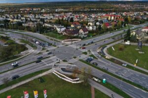 06.11.2023. Kielce. Skrzyzowanie ulic Warszawskiej, Orkana i biskupa Jaworskiego / Fot. Jarosław Kubalski - Radio Kielce