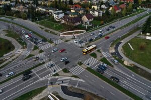 06.11.2023. Kielce. Skrzyzowanie ulic Warszawskiej, Orkana i biskupa Jaworskiego / Fot. Jarosław Kubalski - Radio Kielce