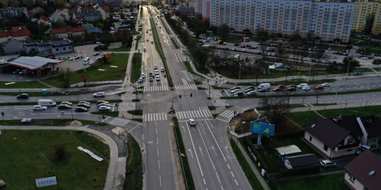 06.11.2023. Kielce. Skrzyzowanie ulic Warszawskiej, Orkana i biskupa Jaworskiego / Fot. Jarosław Kubalski - Radio Kielce