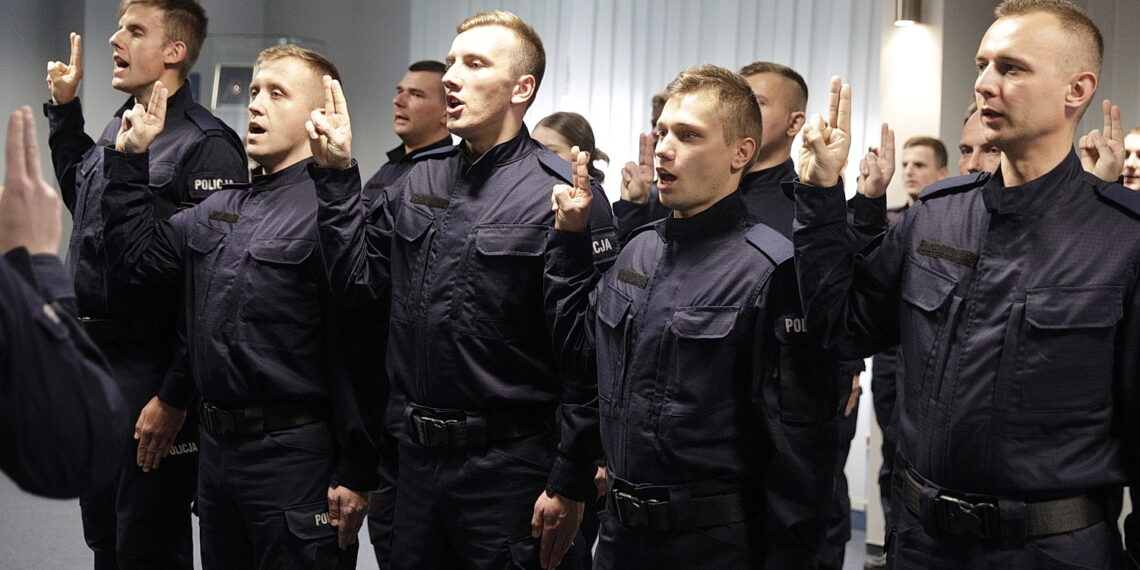 03.10.2023 Kielce. Ślubowanie policjantów / Fot. Jarosław Kubalski - Radio Kielce