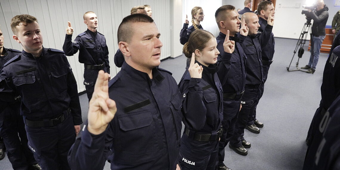 03.10.2023 Kielce. Ślubowanie policjantów / Fot. Jarosław Kubalski - Radio Kielce