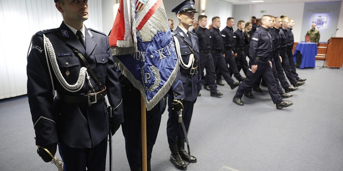 03.10.2023 Kielce. Ślubowanie policjantów / Fot. Jarosław Kubalski - Radio Kielce