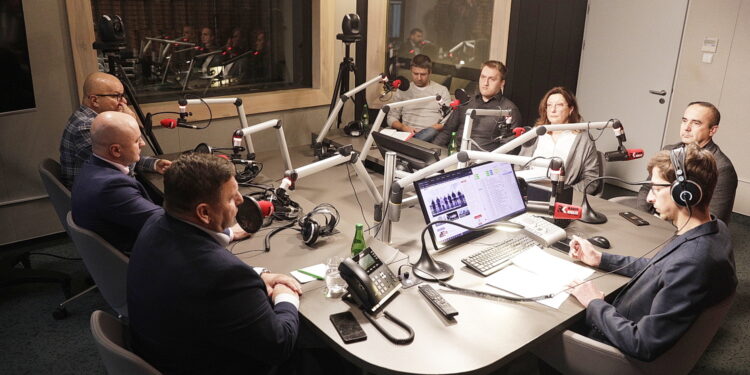 27.11.2023 Radio Kielce. Studio Polityczne / Fot. Jarosław Kubalski - Radio Kielce