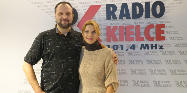09.11.2023 Kielce. Na zdjęciu (od lewej): Klaudiusz Jania i Magdalena Meisel / Fot. Aleksandra Kwaśniewska - Radio Kielce