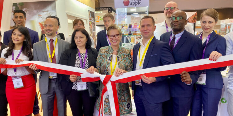 Otwarcie polskiego stoiska na targach SIAL InterFOOD w Indonezji - Radio Kielce