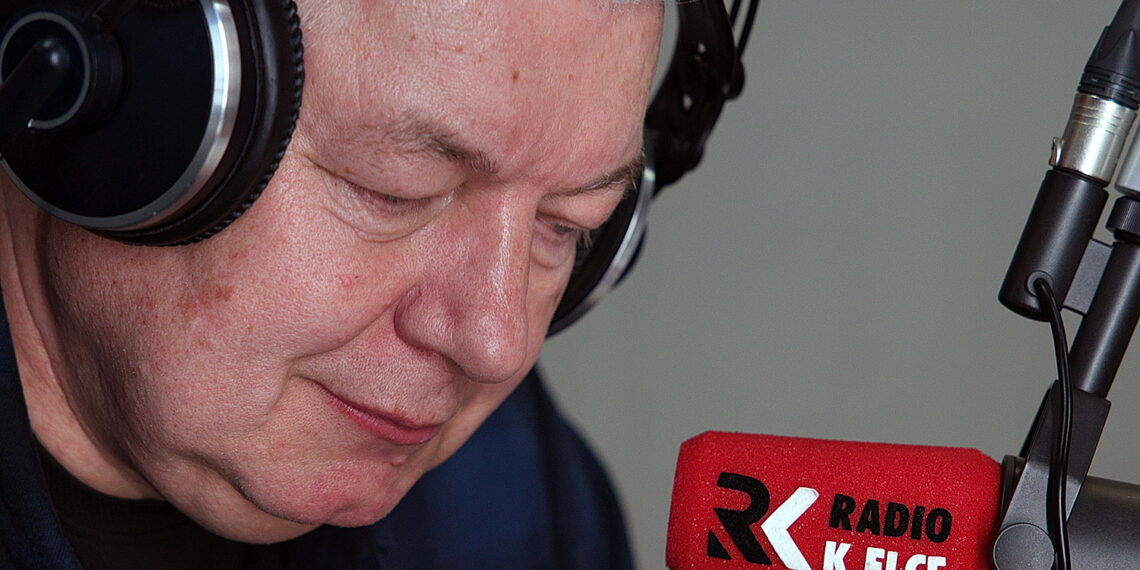 Radio Kielce. Nagrania audiobooków w ramach projektu „Wielka Literatura w cyfrowym świecie”. Na zdjęciu: Cezary Jastrzębski / Fot. Radio Kielce