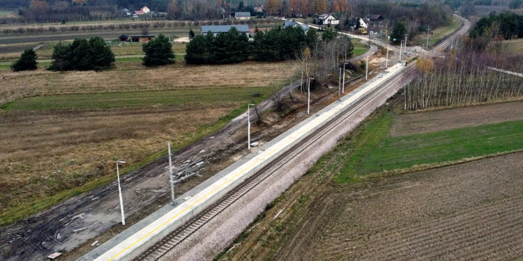 Budowa nowego przystanku w miejscowości Grochowiska na linii kolejowej Kielce - Busko-Zdrój / Fot. PKP PLK