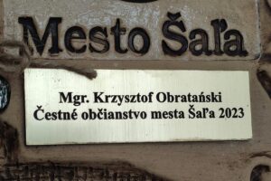 11.12.2023. Końskie. Krzysztof Obratański - burmistrz Końskich został honorowym obywatelem słowackiego miasta Šala / Fot. UMiG Końskie