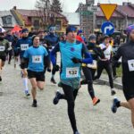 Bieg sylwestrowy w Szydłowie. 42 lata sportowej pasji - Radio Kielce 30.12.2023. Szydłów. 42. Uliczne Międzynarodowe Biegi Sylwestrowe / Fot. Maciej Makuła - Radio Kielce