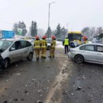 06.12.2023. Pińczów. Wypadek na skrzyżowaniu ulic Republiki Pińczowskiej i Legionistów / Fot. KP PSP Pińczów