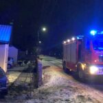 Samochód staranował ogrodzenie i uderzył w dom - Radio Kielce Samochód staranował ogrodzenie i uderzył w dom