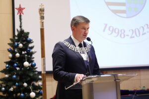 18.12.2023. Kielce. Wręczanie Odznak Honorowych Województwa Świętokrzyskiego. Na zdjęciu: Arkadiusz Bąk - przewodniczący sejmiku województwa / Fot. Wiktor Taszłow - Radio Kielce