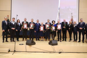 18.12.2023. Kielce. Wręczanie Odznak Honorowych Województwa Świętokrzyskiego / Fot. Wiktor Taszłow - Radio Kielce