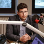04.12.2023. Studio Polityczne Radia Kielce. Na zdjęciu: Marcin Stępniewski z Prawa i Sprawiedliwości. / Fot. Wiktor Taszłow - Radio Kielce