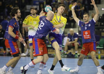09.12.2023. Kielce. Mecz Industria Kielce - Wybrzeże Gdańsk / Fot. Wiktor Taszłow - Radio Kielce