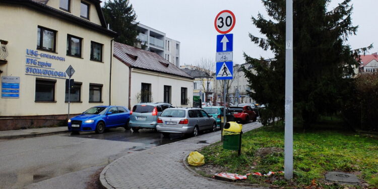 Kolejny drogowy armagedon w centrum Kielc