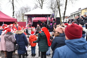 10.12.2023 Radoszyce. I Jarmark Bożonarodzeniowy / Fot. Magdalena Galas-Klusek - Radio Kielce