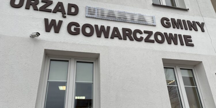 Gowarczów miastem