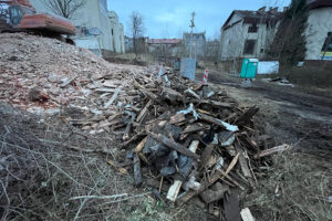 13,12,2023. Kielce. Wyburzona kamienica na rogu ul. Koziej i Silnicznej / Fot. Wiktor Taszłow - Radio Kielce