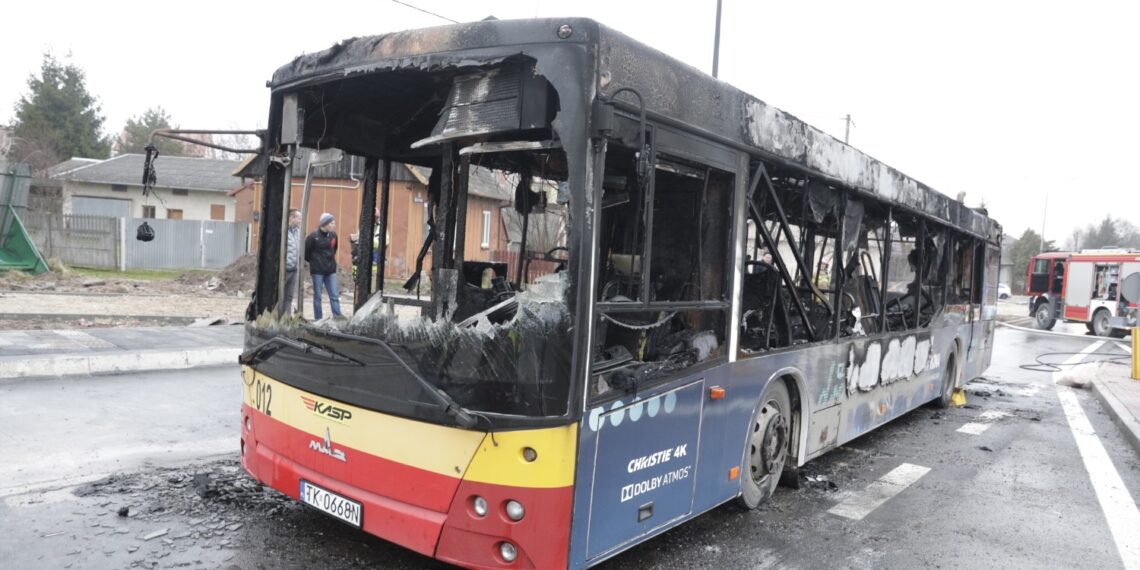 17.12.2023. Kielce. Pożar autobusu. / Fot. Jarosław Kubalski - Radio Kielce