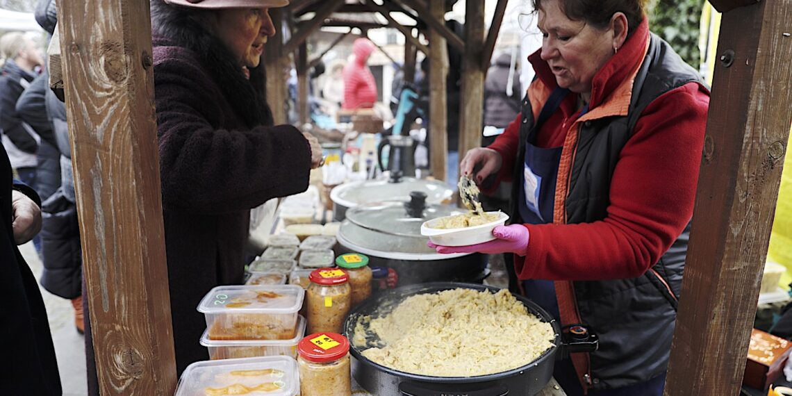 Kiermasz w dworku, a przebojem pierogi