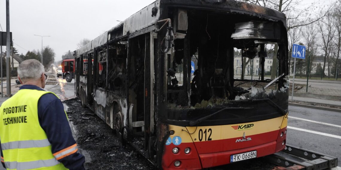 17.12.2023. Kielce. Pożar autobusu. / Fot. Jarosław Kubalski - Radio Kielce