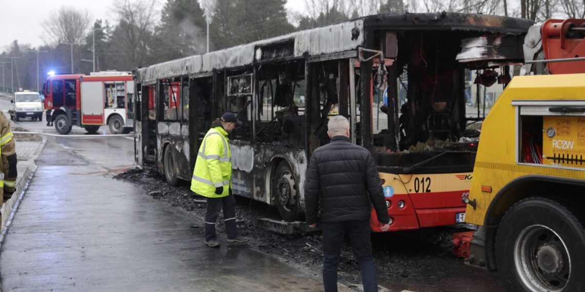 17.12.2023. Kielce. Pożar autobusu. / Fot. Jarosław Kubalski - Radio Kielce