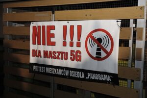 INTERWENCJA. Mieszkańcy nie chcą masztu telefonii komórkowej - Radio Kielce